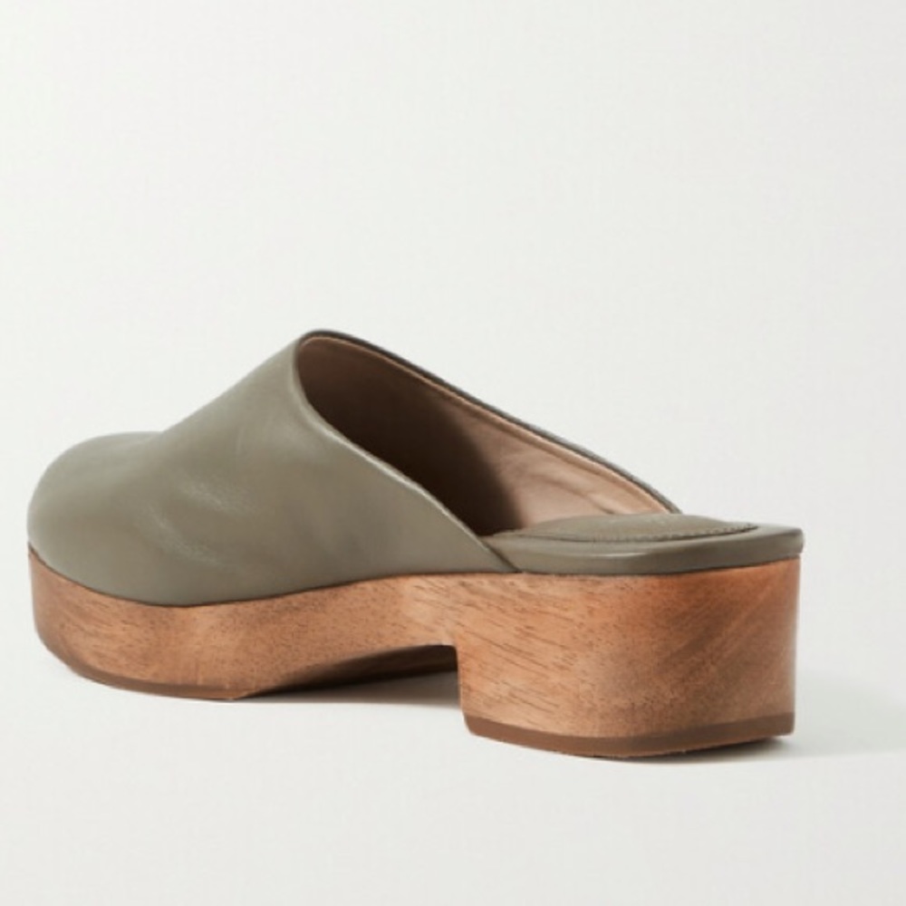 PORTE & PAIRE + Frankie Shop Leather Clogs - Green